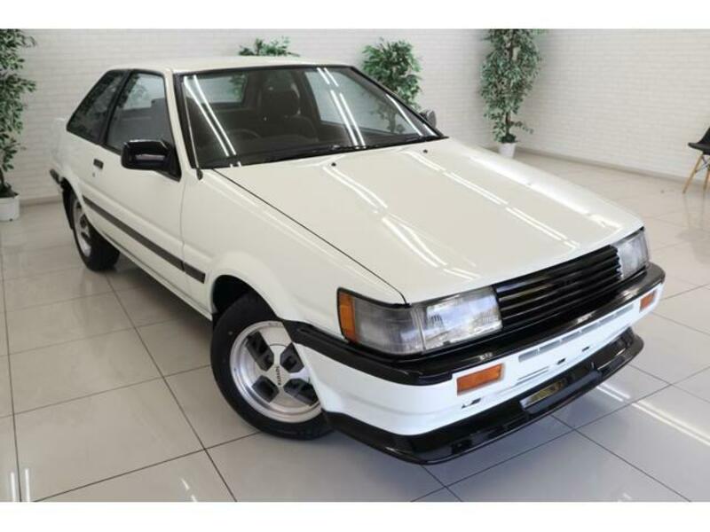 COROLLA LEVIN