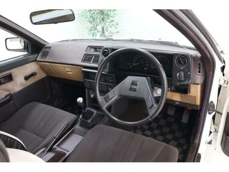 COROLLA LEVIN