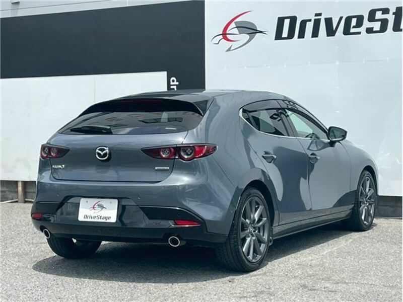 MAZDA3
