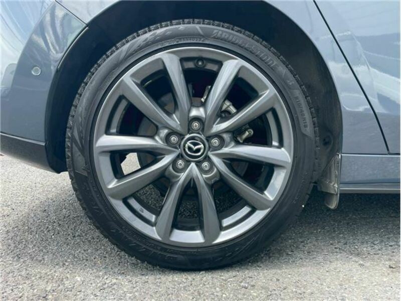 MAZDA3