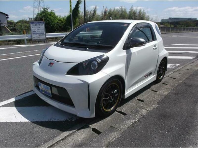TOYOTA IQ
