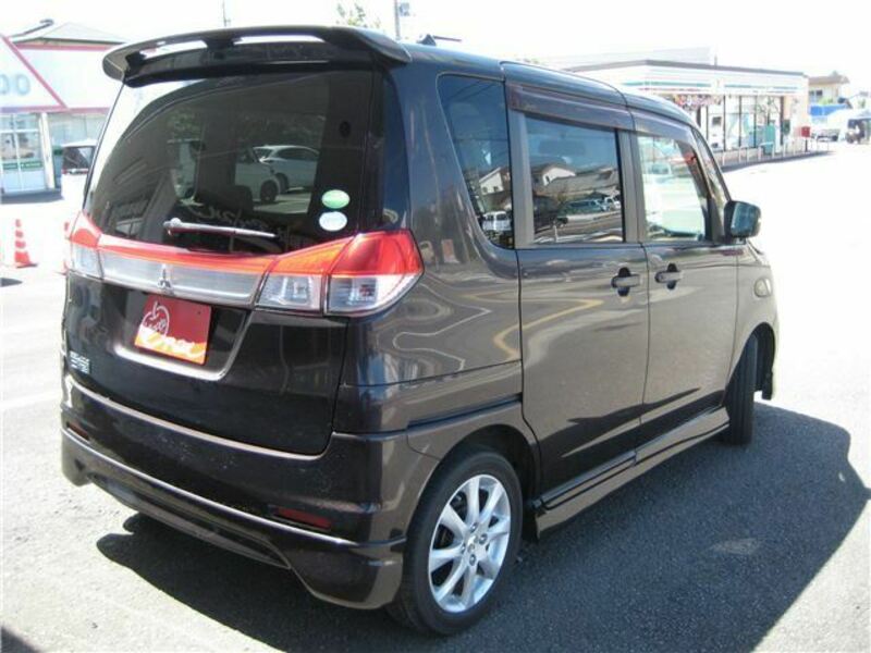 DELICA D2