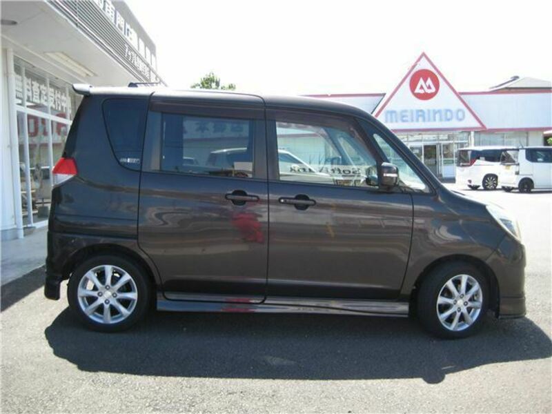 DELICA D2