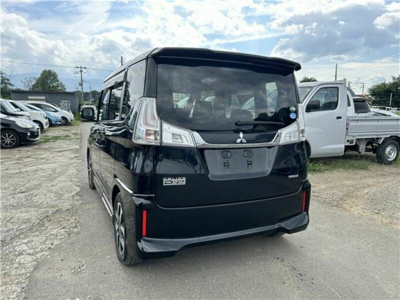 DELICA D2