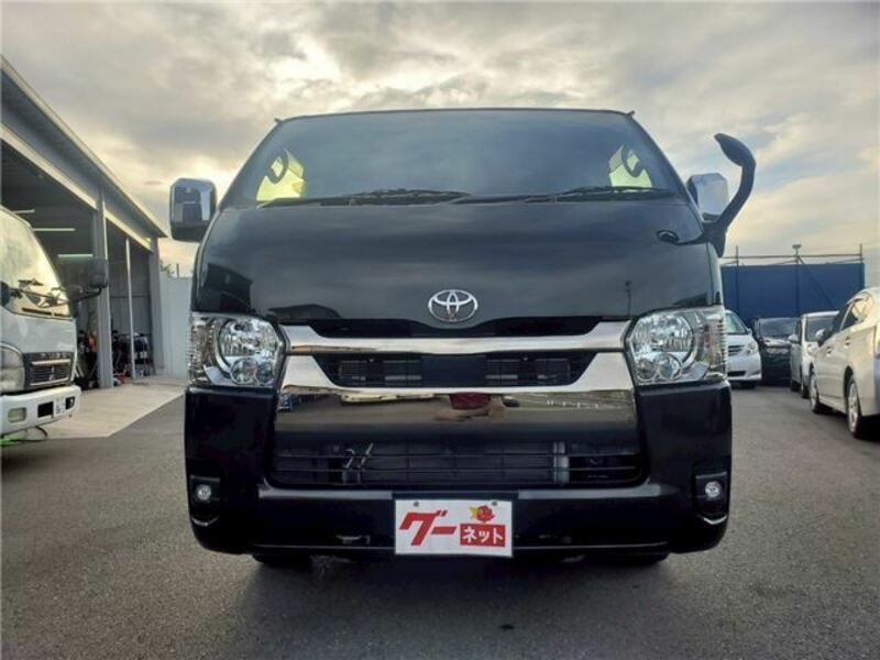 TOYOTA HIACE
