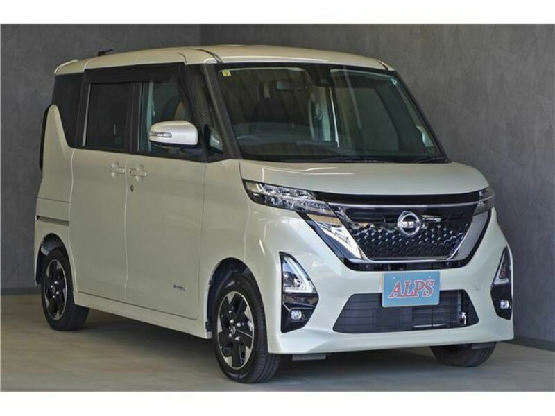 NISSAN ROOX