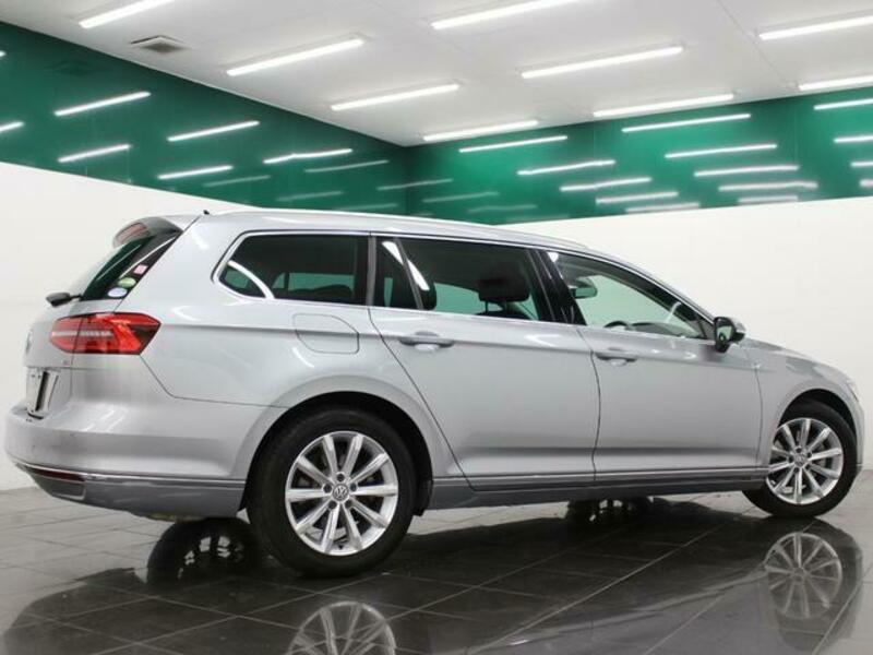 PASSAT VARIANT