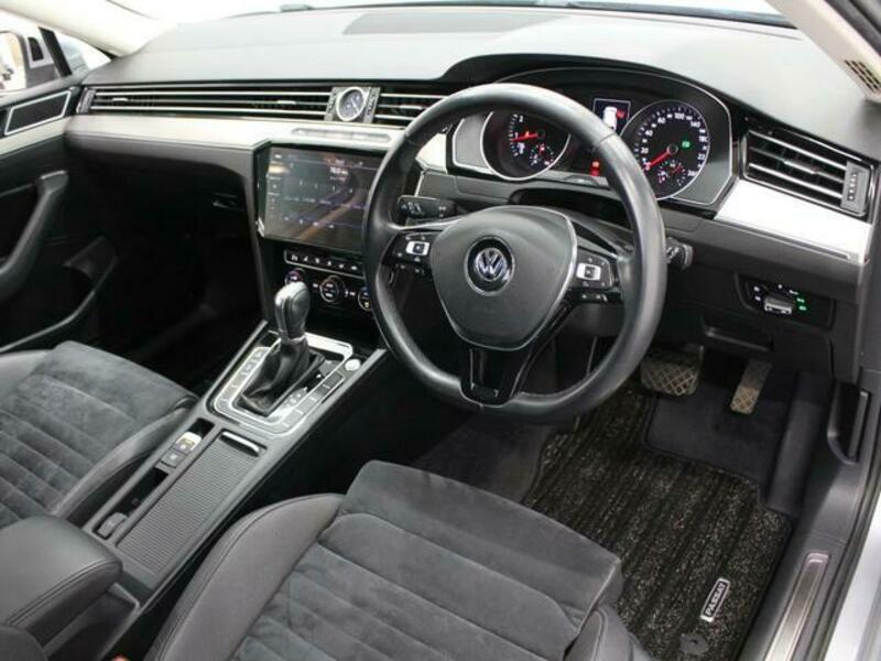 PASSAT VARIANT