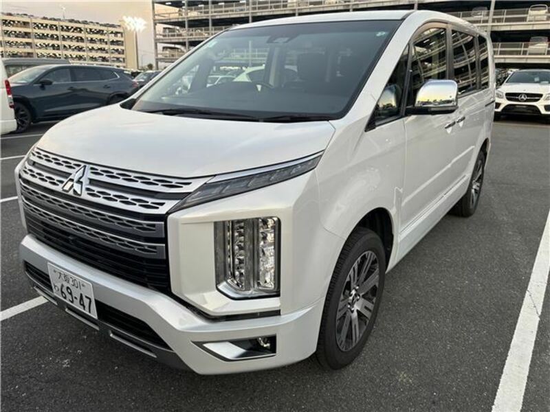 MITSUBISHI DELICA D5