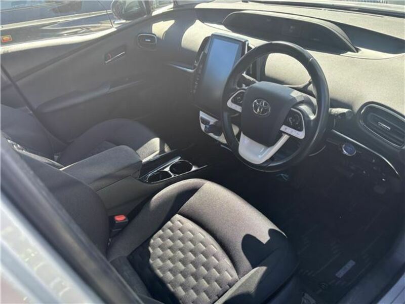 PRIUS PHV
