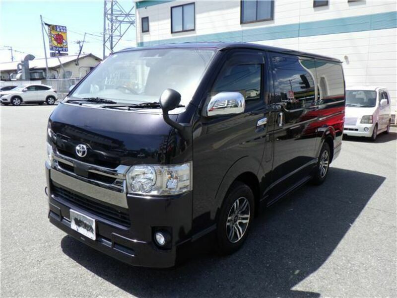 TOYOTA HIACE VAN
