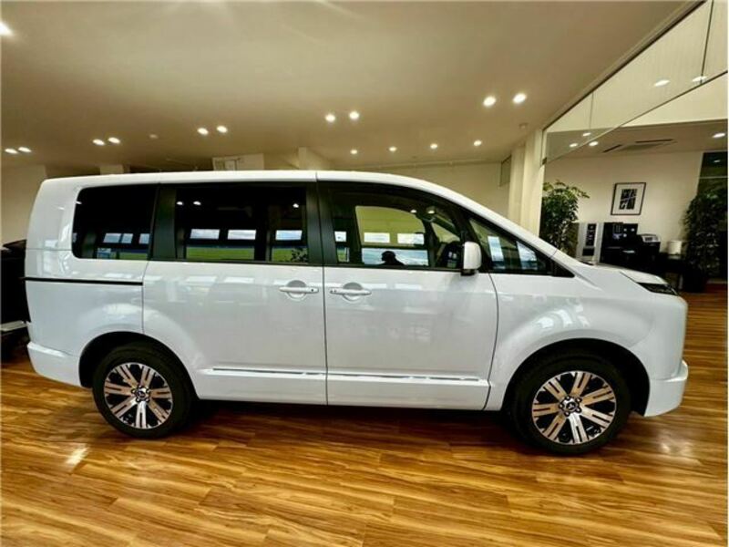 DELICA D5