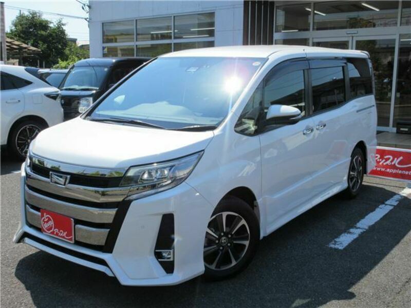 TOYOTA NOAH