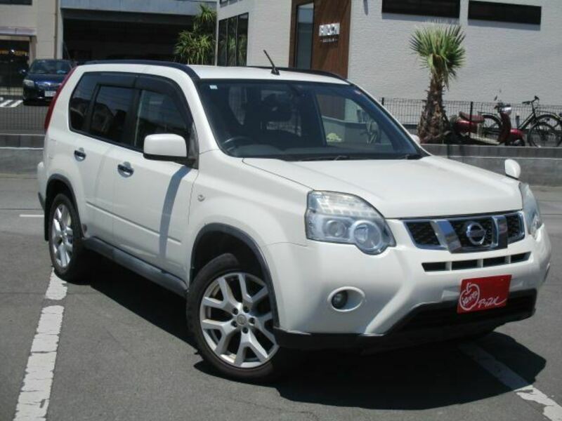 X-TRAIL