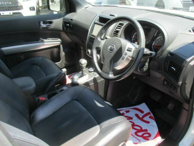 X-TRAIL