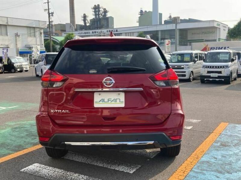 X-TRAIL