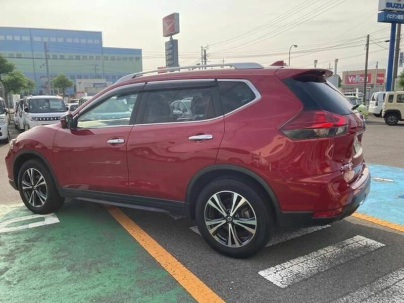 X-TRAIL