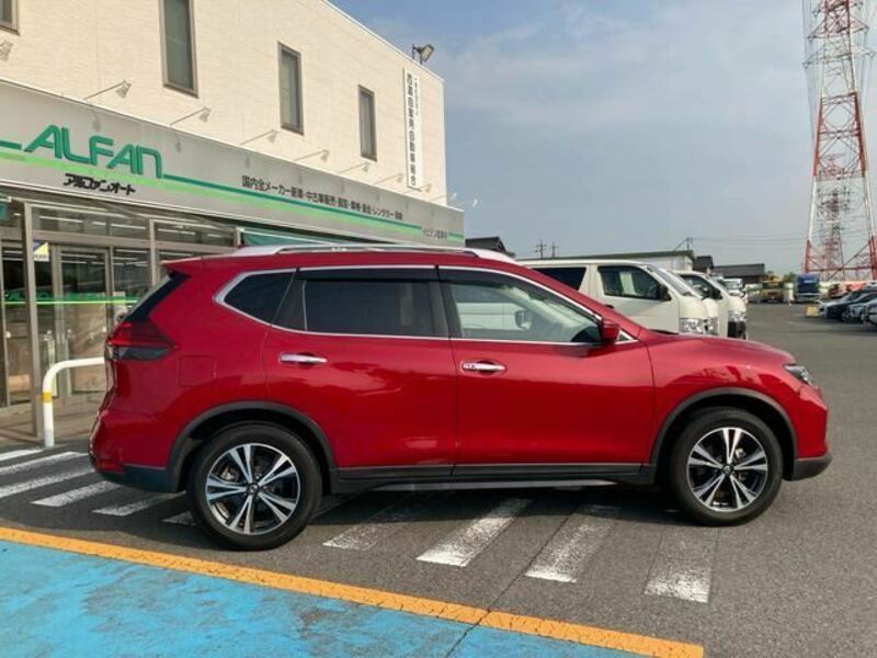 X-TRAIL