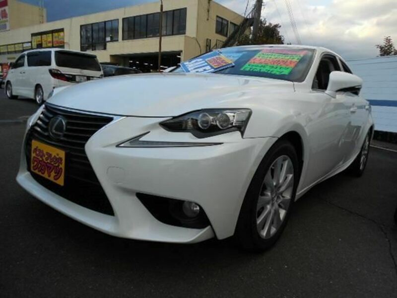 LEXUS IS