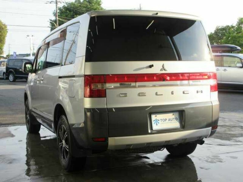 DELICA D5