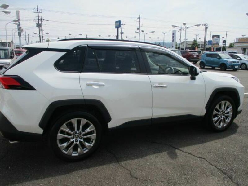 RAV4
