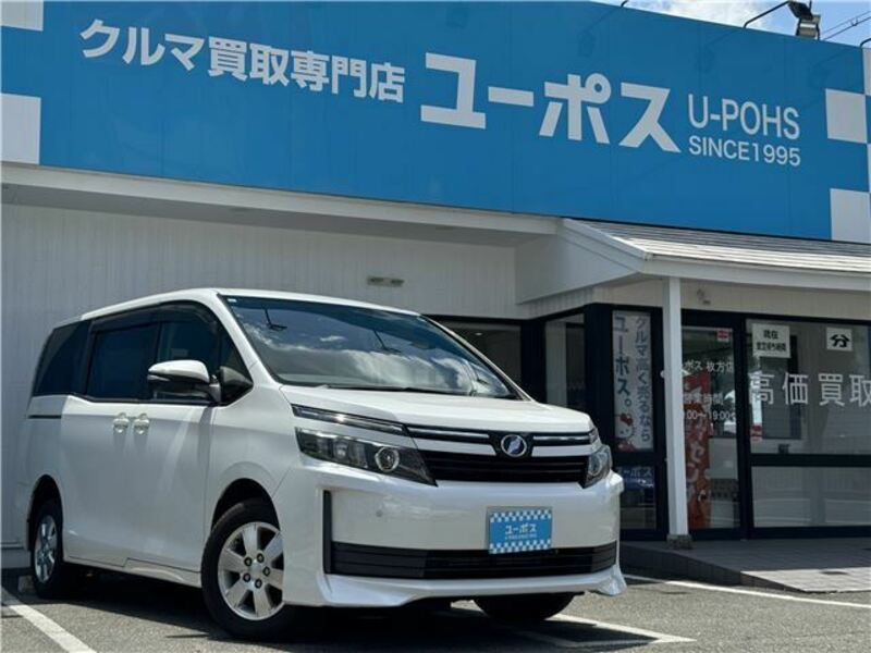 TOYOTA VOXY