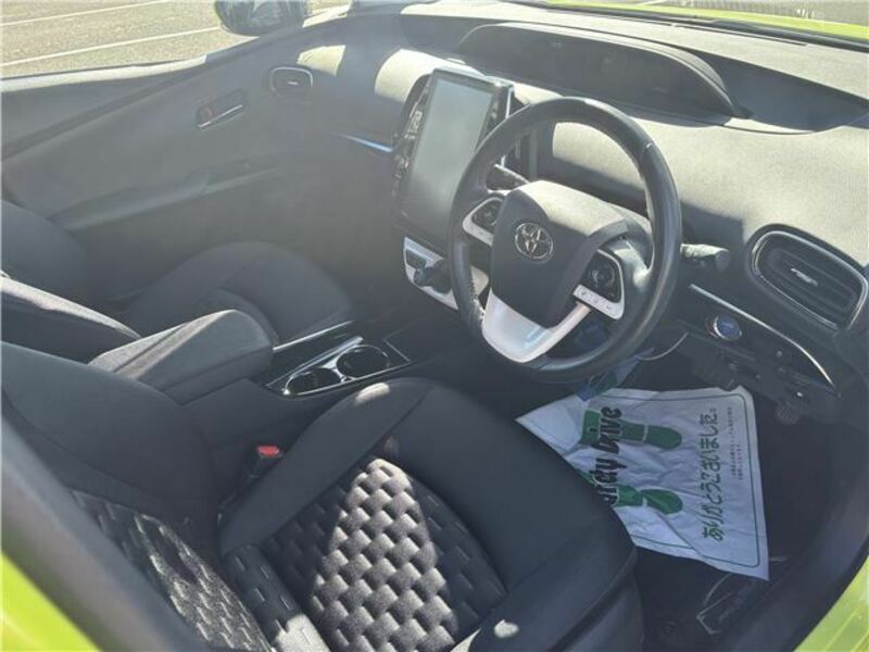 PRIUS PHV