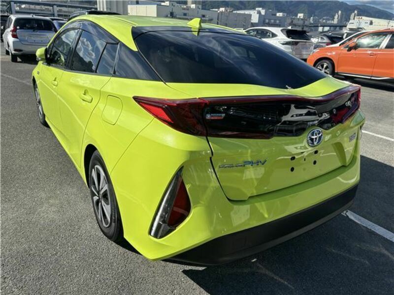 PRIUS PHV