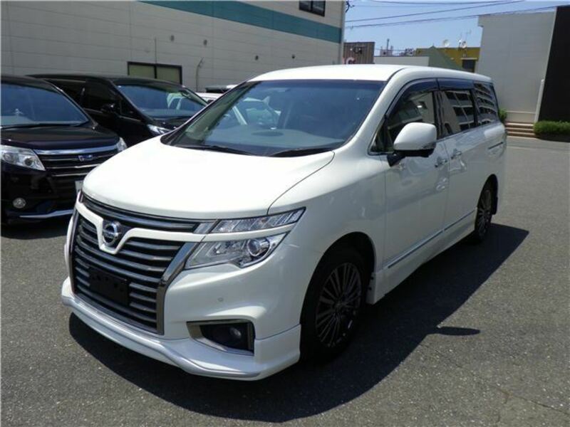 NISSAN ELGRAND
