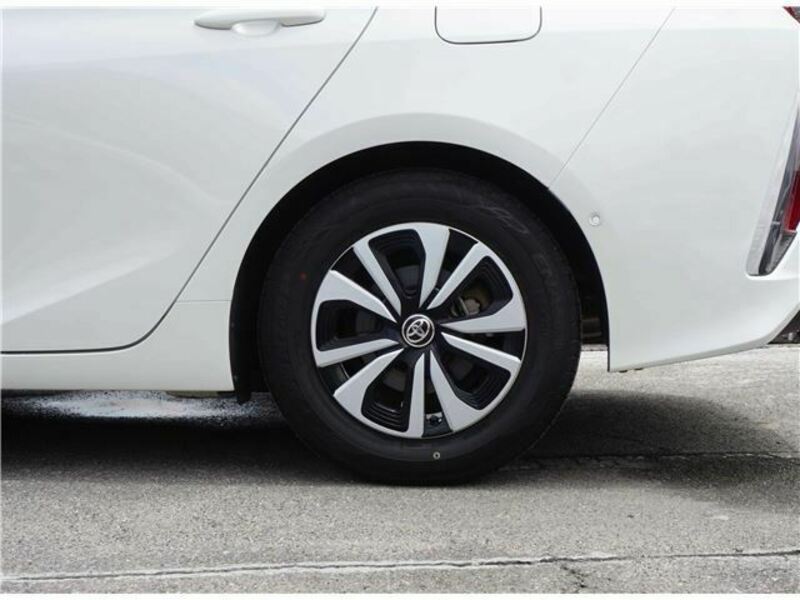 PRIUS PHV