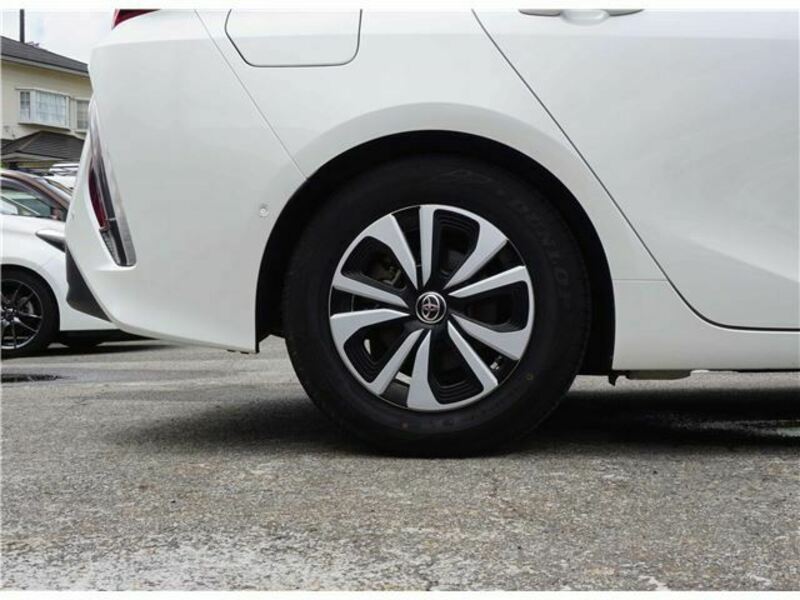 PRIUS PHV