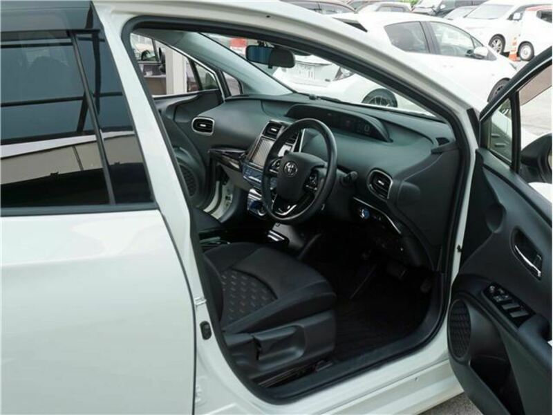 PRIUS PHV