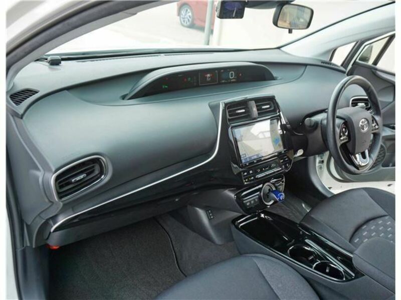 PRIUS PHV