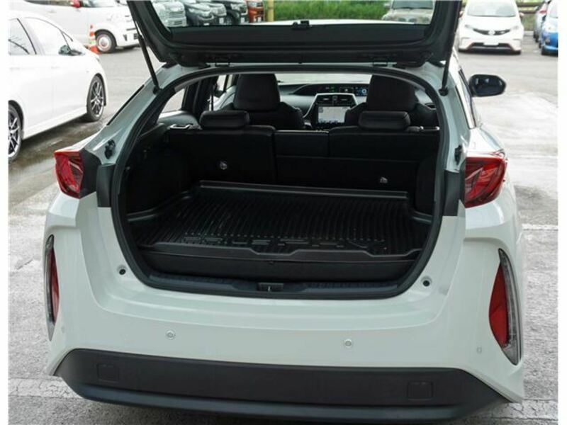 PRIUS PHV