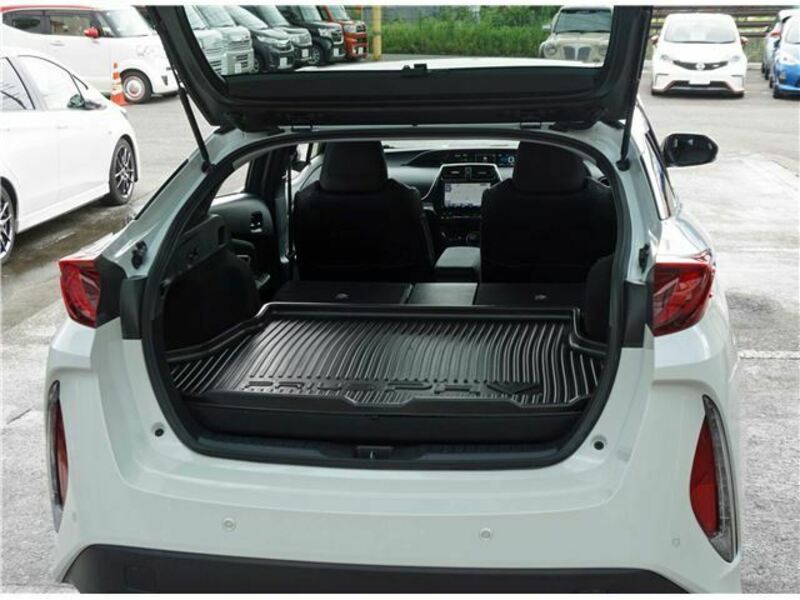 PRIUS PHV
