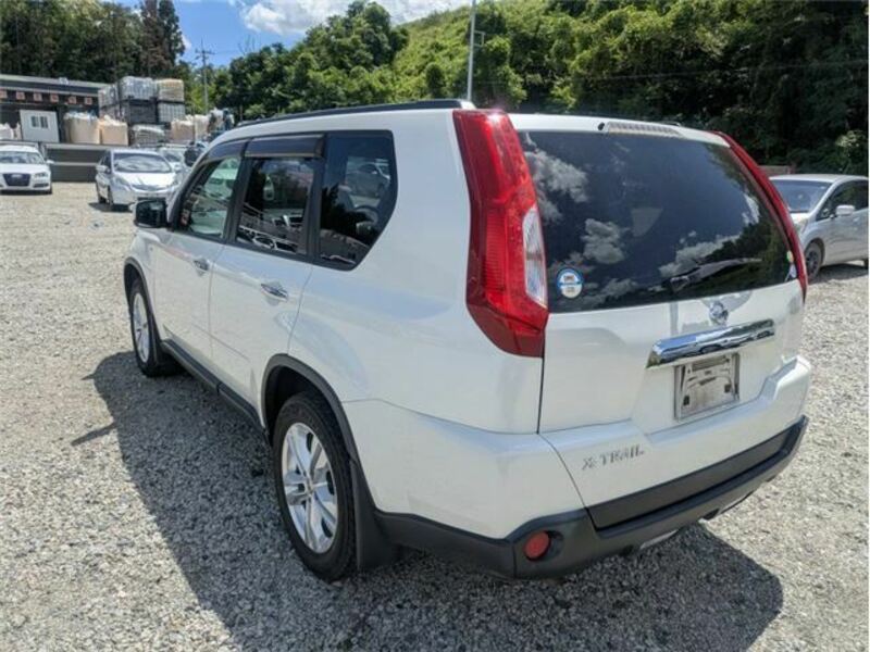 X-TRAIL