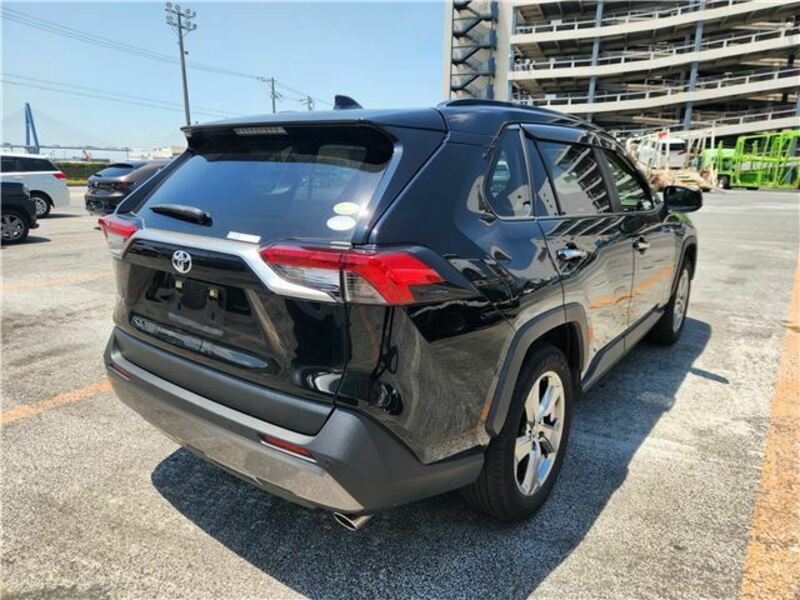 RAV4