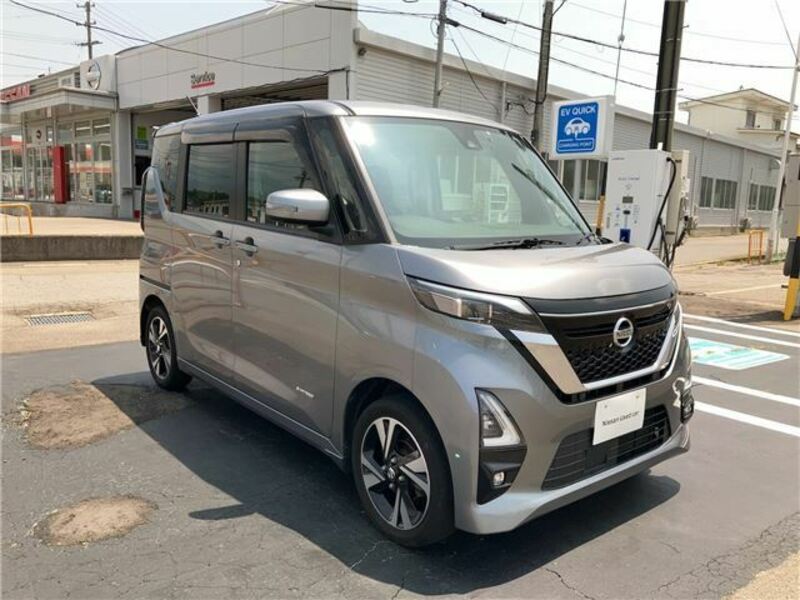 NISSAN ROOX