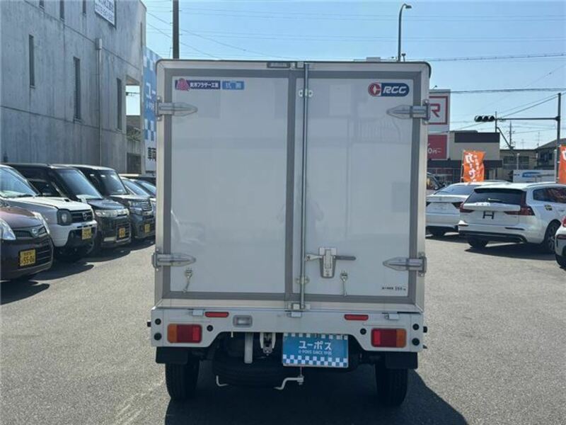 CLIPPER TRUCK