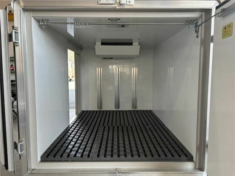CLIPPER TRUCK