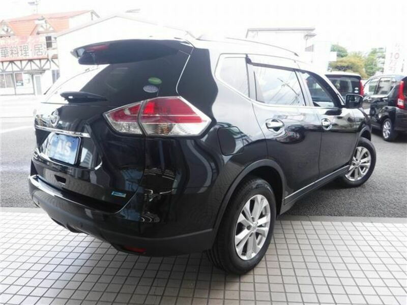 X-TRAIL