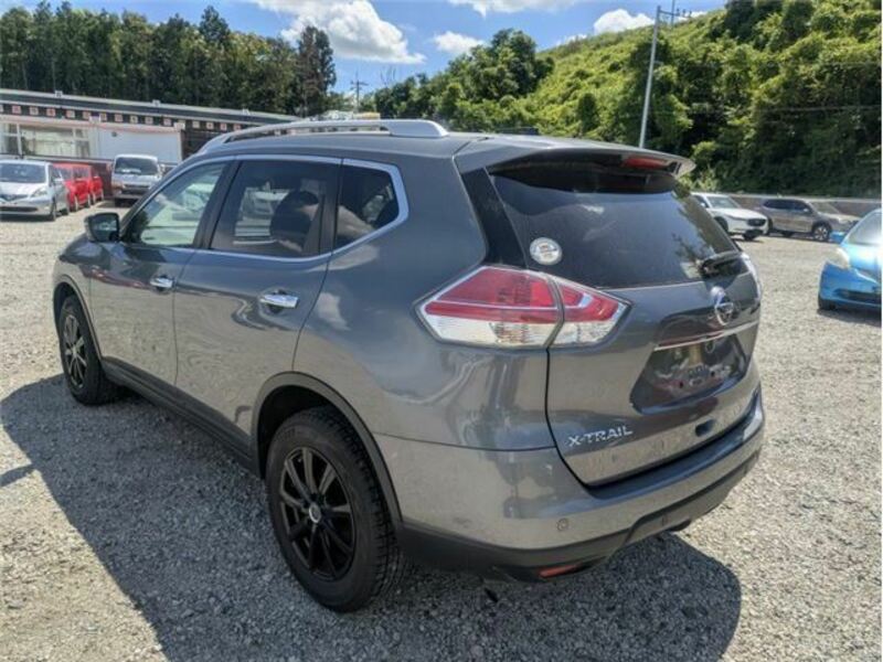 X-TRAIL