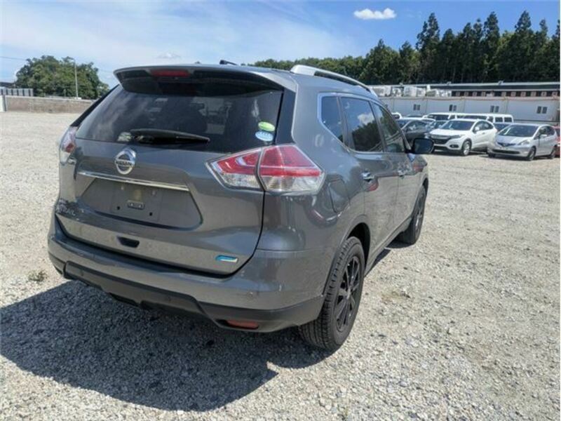 X-TRAIL