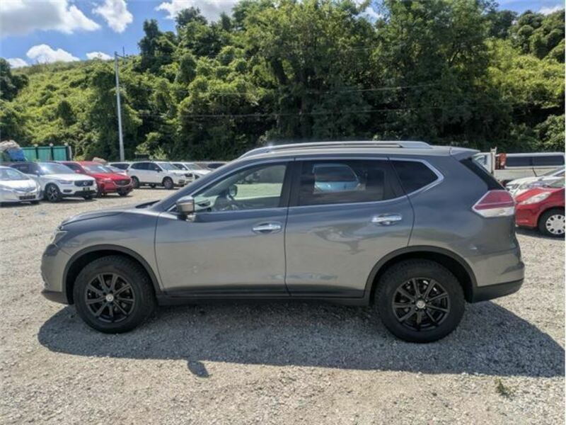 X-TRAIL