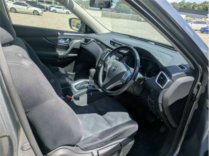 X-TRAIL