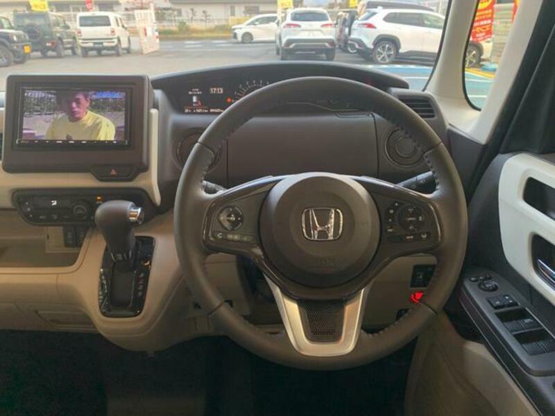 N BOX