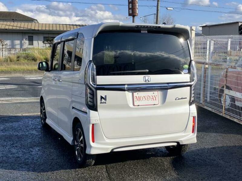 N BOX CUSTOM