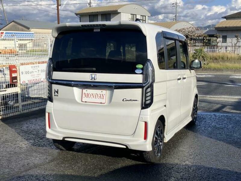 N BOX CUSTOM