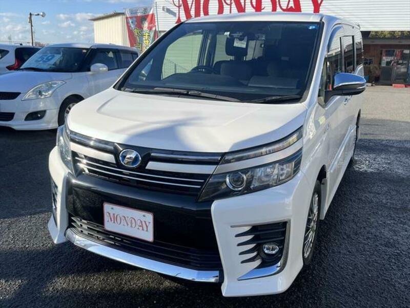 TOYOTA VOXY