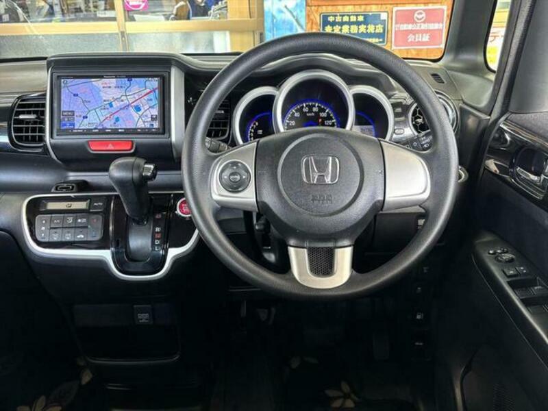 N BOX CUSTOM